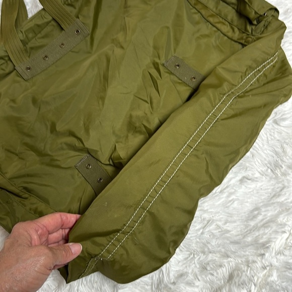 Large Nylon Tote/ Carryon Bag - Picture 9 of 13